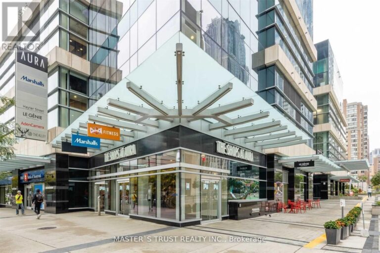 384 Yonge