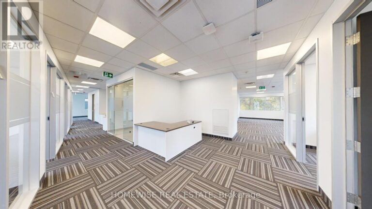 2828 Bathurst